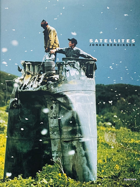 (Jonas Bendiksen)(Satellites)