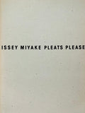 (Issey Miyake)(Pleats Please)